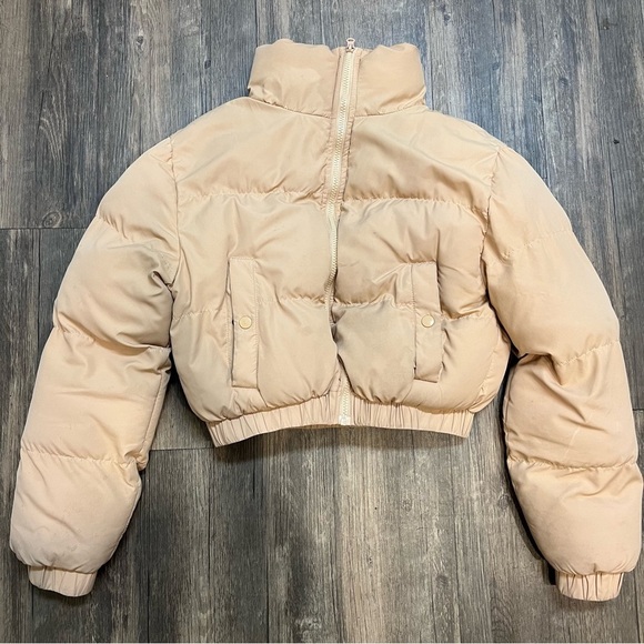 Fashion Nova Beige Tan Cropped Puffer Drop Shoulder Front Zip Jacket Size S - Picture 4 of 11